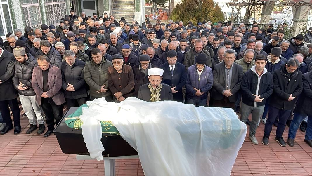 Evinde baygın bulunan kadın hastanede öldü! En yakını gözaltına alındı 5